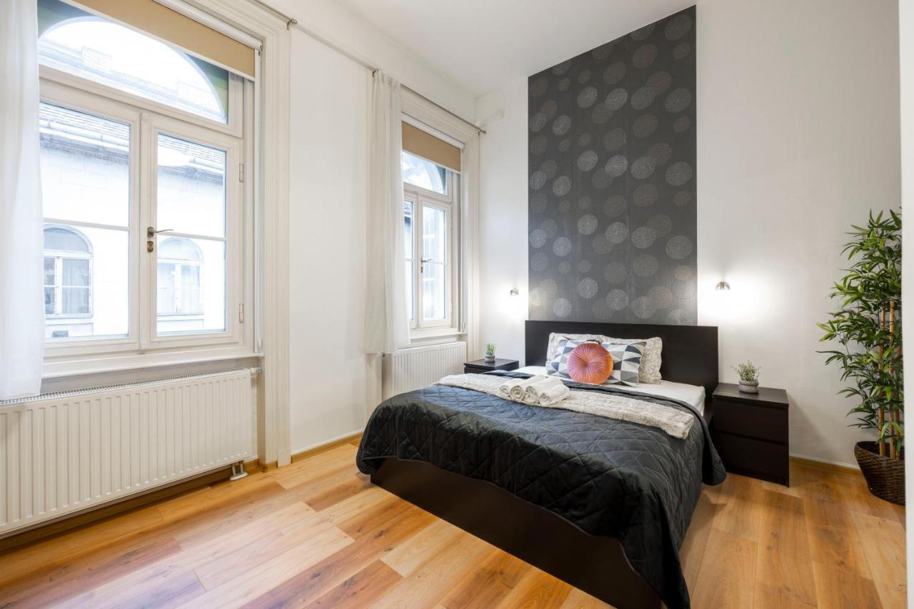 Spacious & Cozy Central Apartment W/ Terrace Budapest Exterior foto