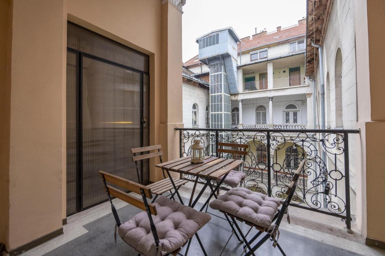 Spacious & Cozy Central Apartment W/ Terrace Budapest Exterior foto