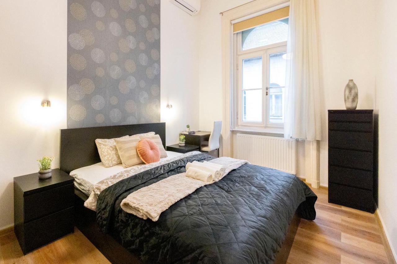Spacious & Cozy Central Apartment W/ Terrace Budapest Exterior foto