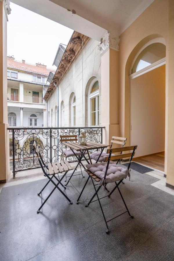 Spacious & Cozy Central Apartment W/ Terrace Budapest Exterior foto