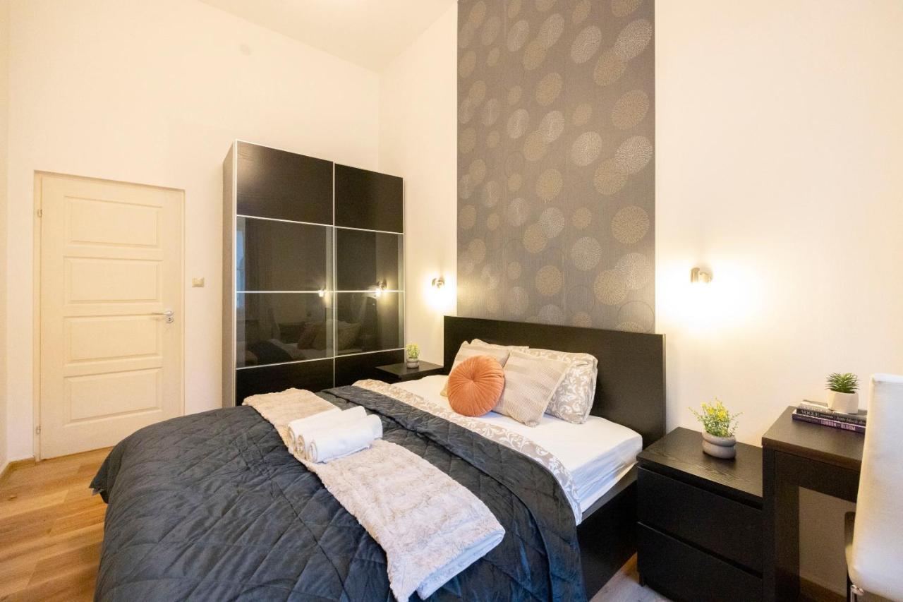 Spacious & Cozy Central Apartment W/ Terrace Budapest Exterior foto