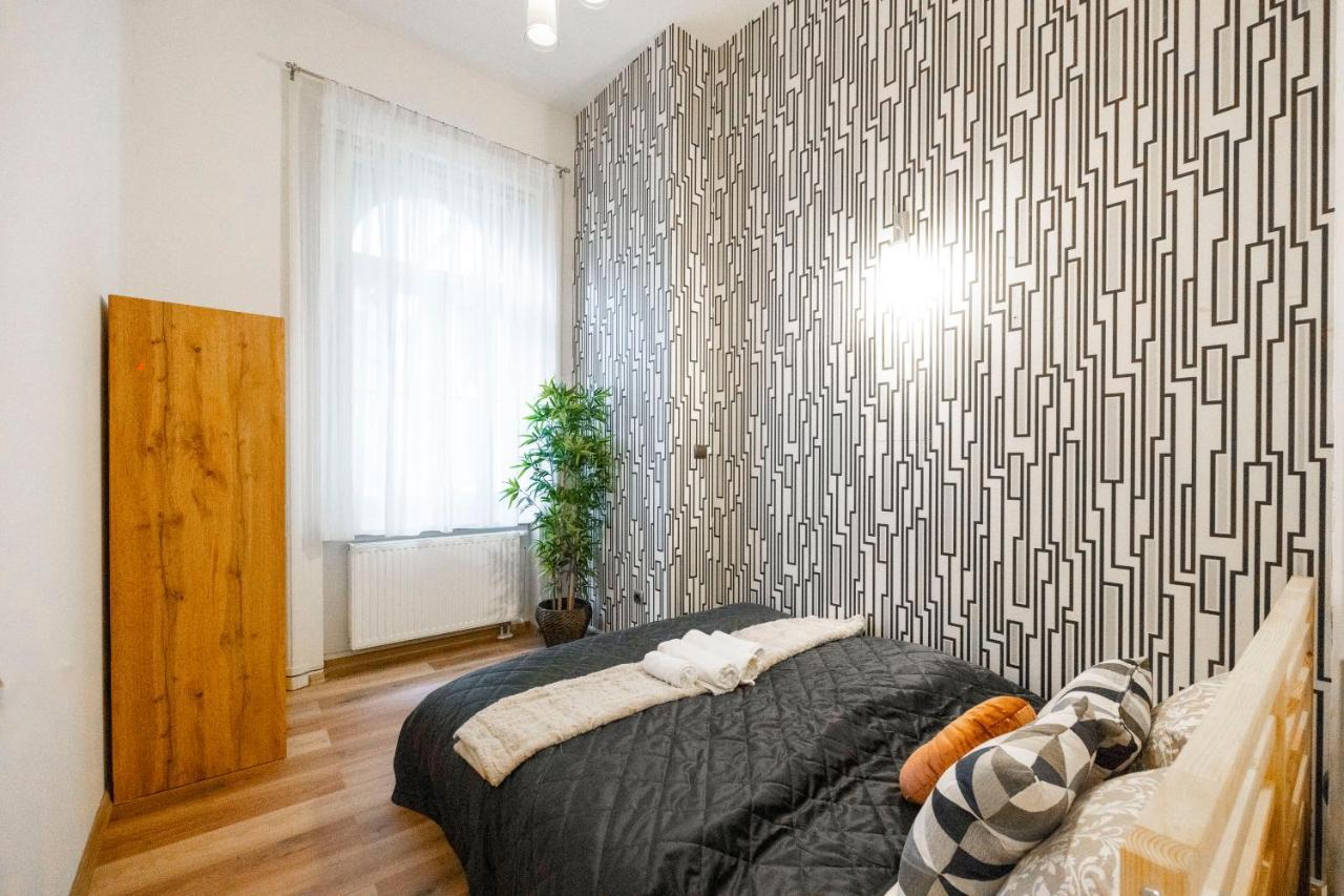 Spacious & Cozy Central Apartment W/ Terrace Budapest Exterior foto