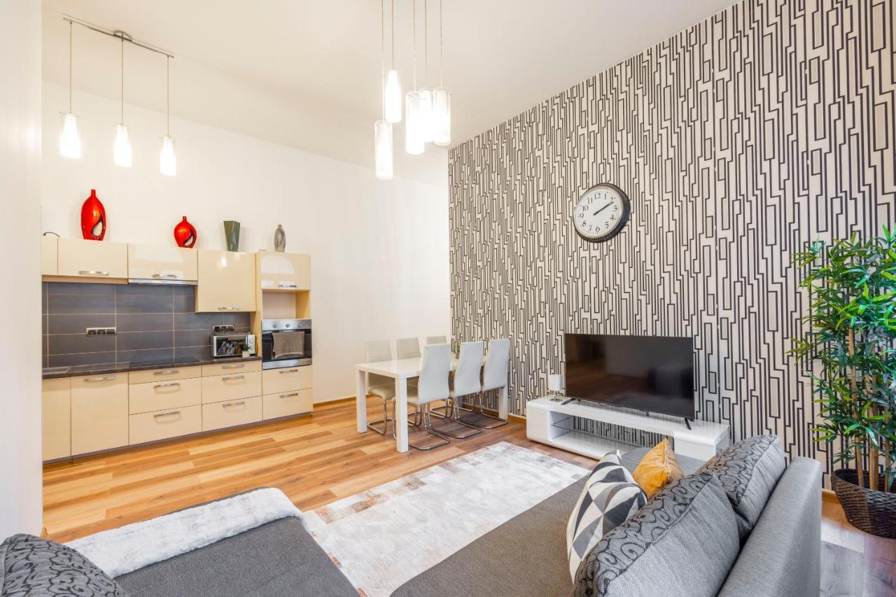 Spacious & Cozy Central Apartment W/ Terrace Budapest Exterior foto